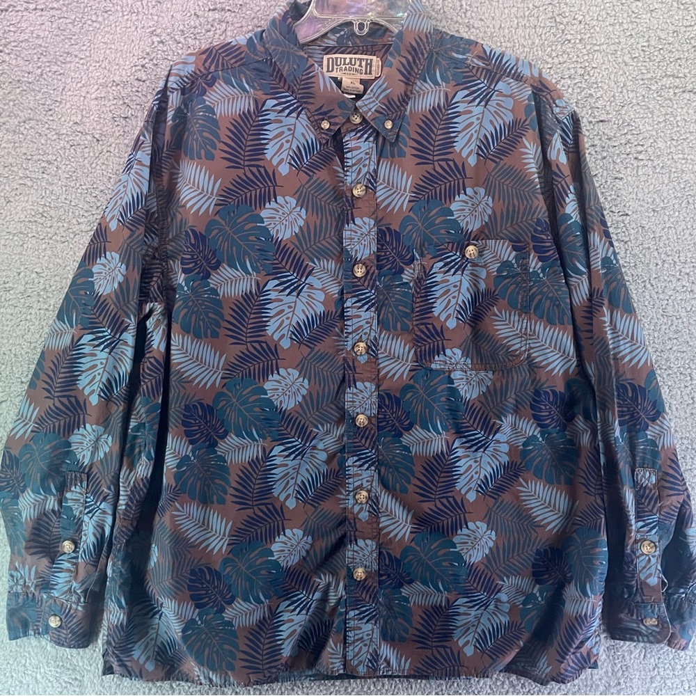 Duluth Trading Co Men's Size XL Long Sleeve Relaxes Fit All Over Print Hawaiian